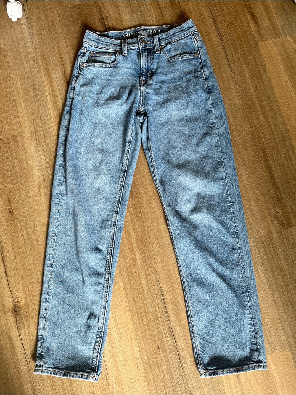 American Eagle Light Wash 90s Straight High-Rise Jeans
